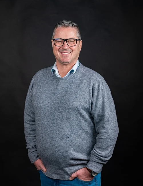 Dennis2025 web e613f439